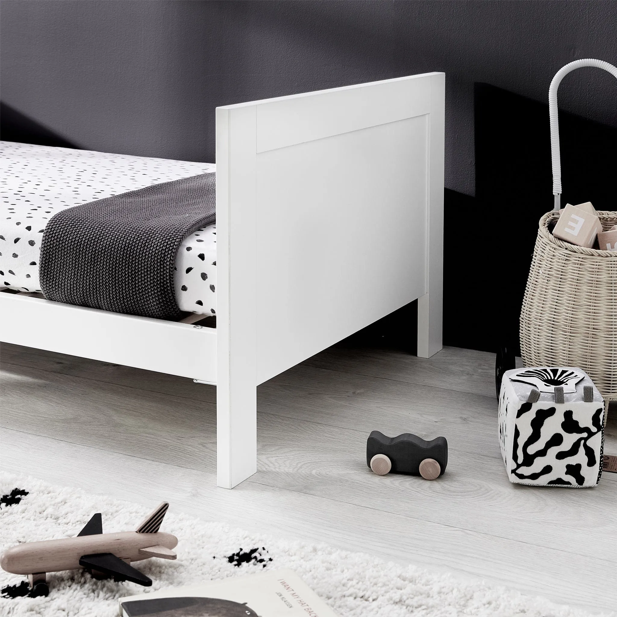 Silver Cross Finchley White 2-Piece Dresser Roomset