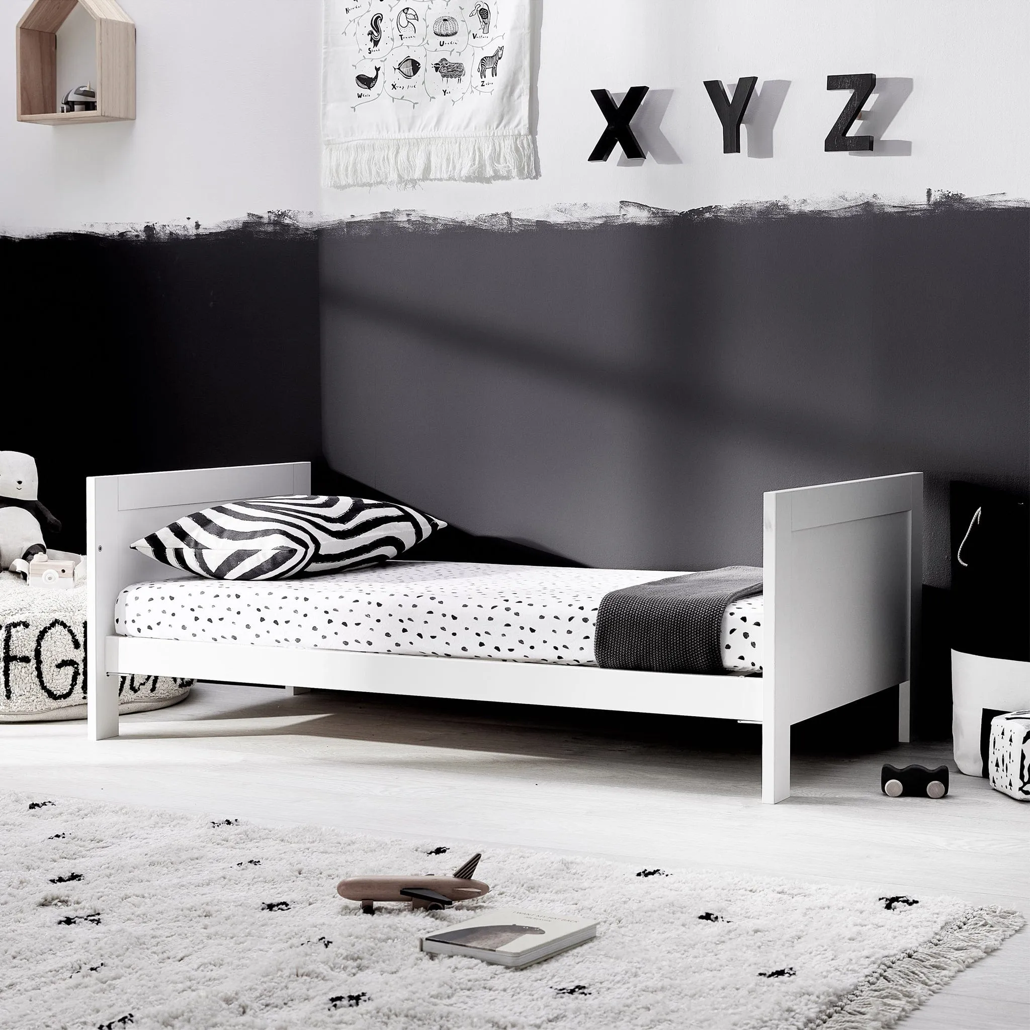 Silver Cross Finchley White 2-Piece Dresser Roomset