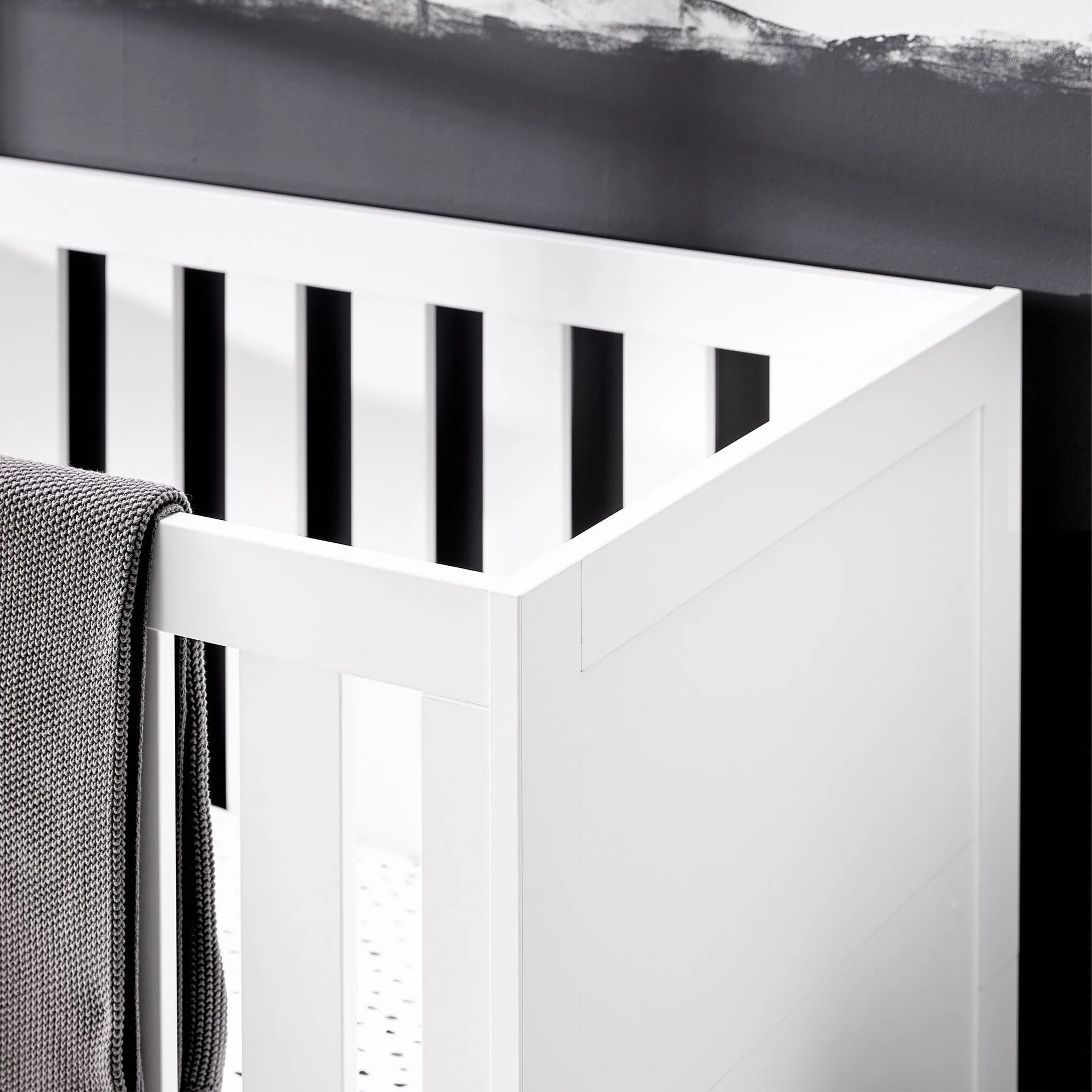 Silver Cross Finchley White 2-Piece Dresser Roomset