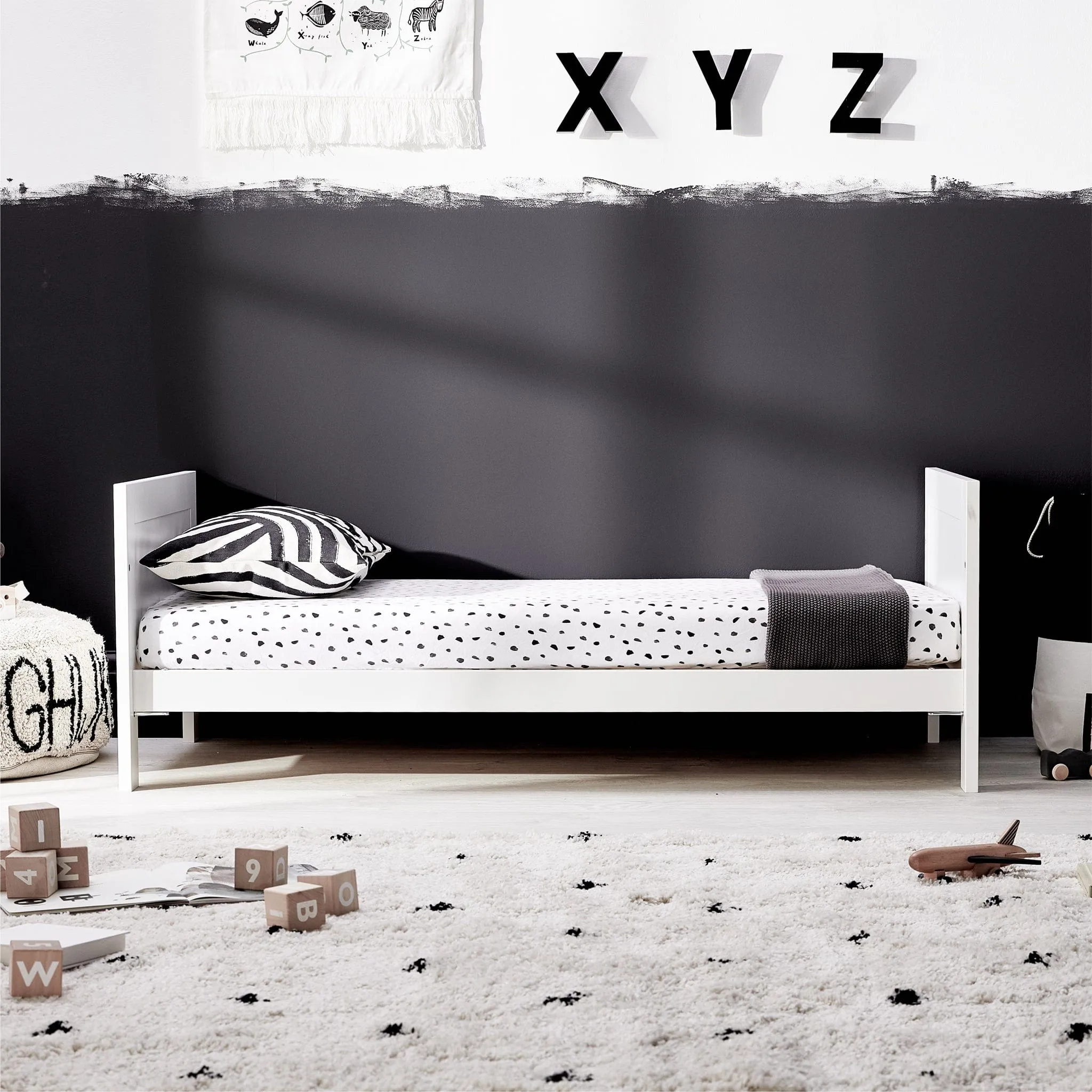 Silver Cross Finchley White 2-Piece Dresser Roomset