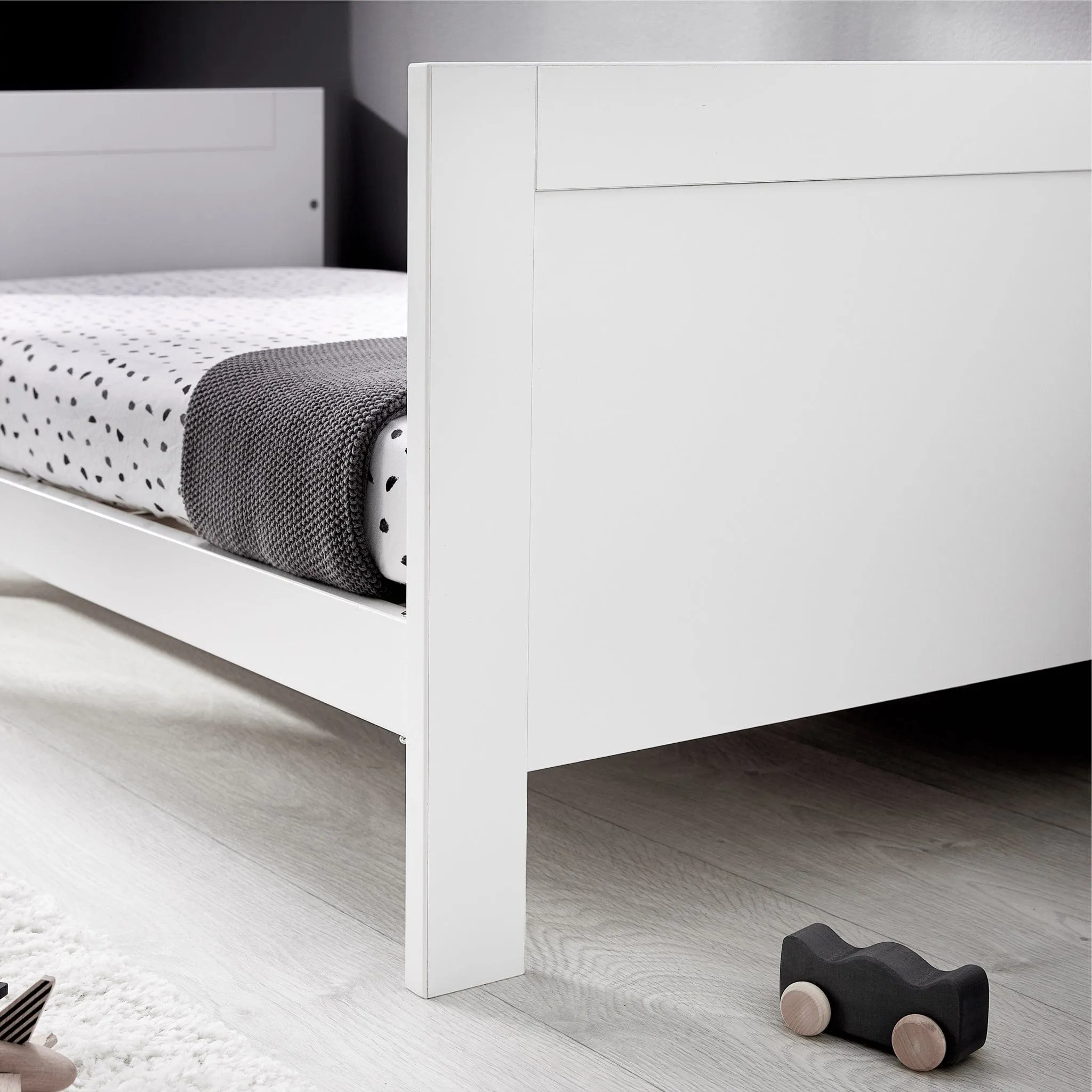 Silver Cross Finchley White 2-Piece Dresser Roomset